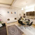 Cozy Flat Near Colosseum