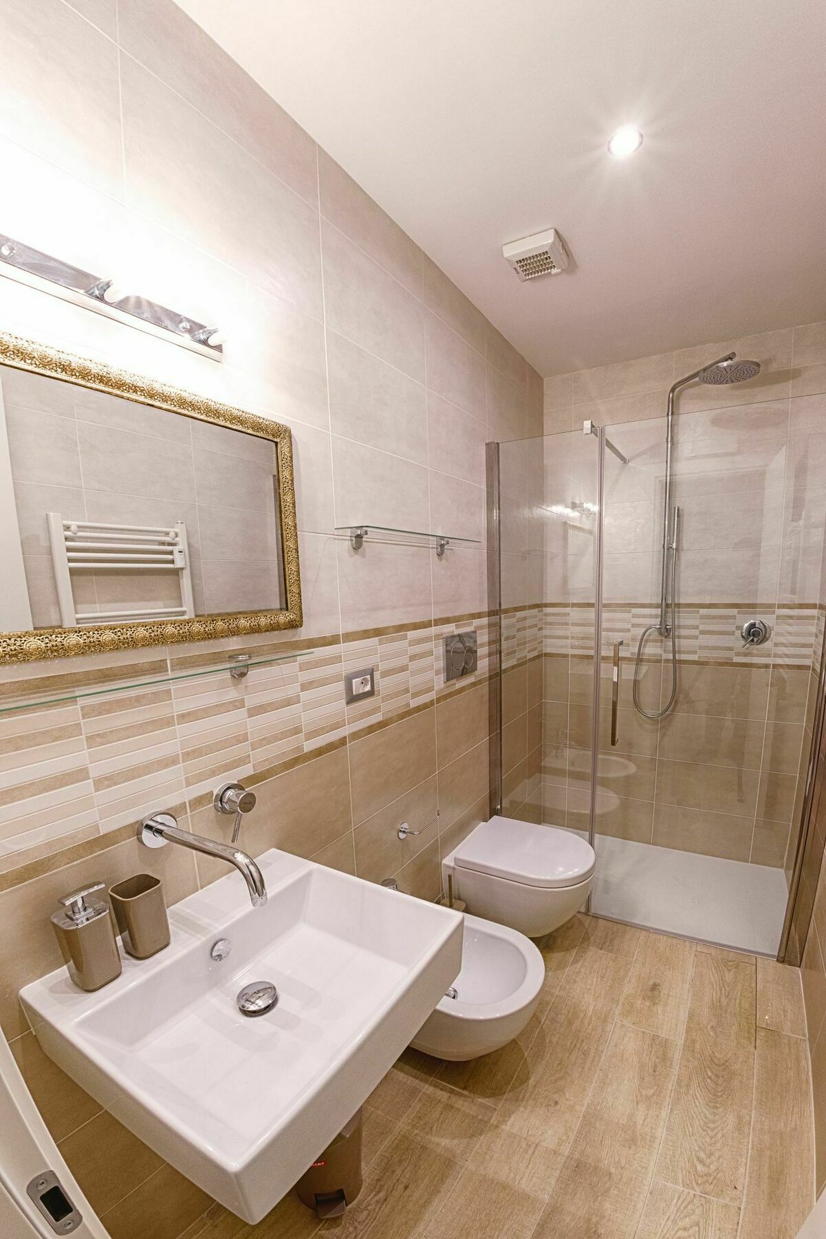 Cozy Flat Near Colosseum * Roma