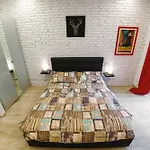 Cozy Flat Near Colosseum